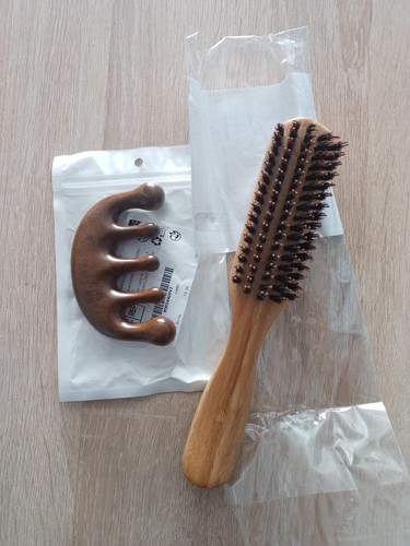 Massagekamm und haarbürste - massagekamm,